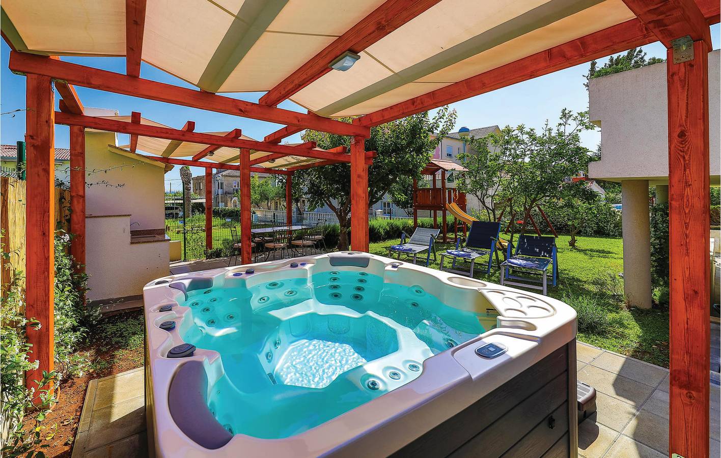 Ganze Ferienwohnung, Ferienwohnung für 6 Personen mit Terrasse in Kastel Kambelovac, Kaštela
