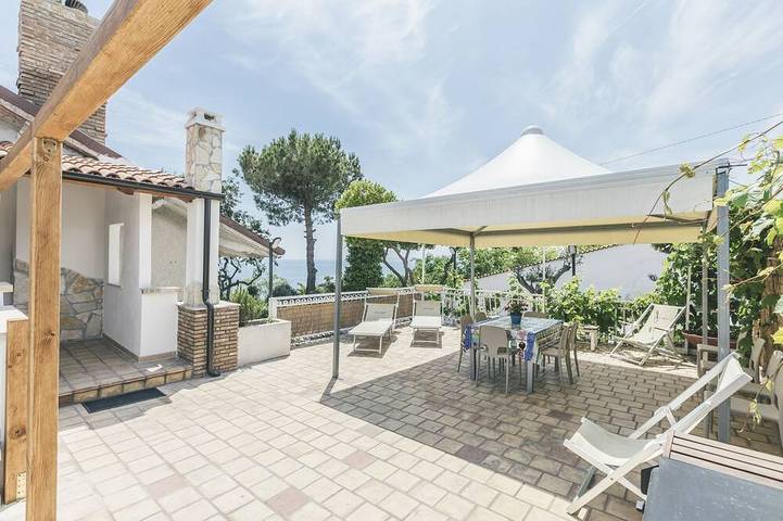 Maison de vacances pour 8 personnes, avec jardin ainsi que terrasse et piscine, animaux acceptés - 1