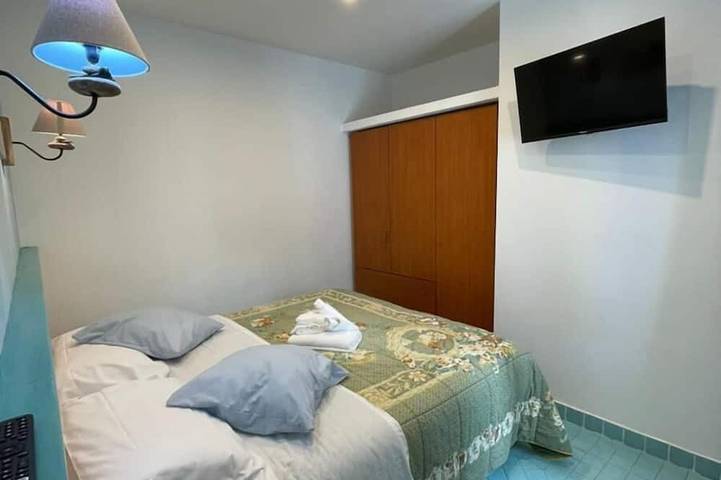 Two-room apartment, terrace, sea view, mezzanine, first floor in Anzio, Rome Province