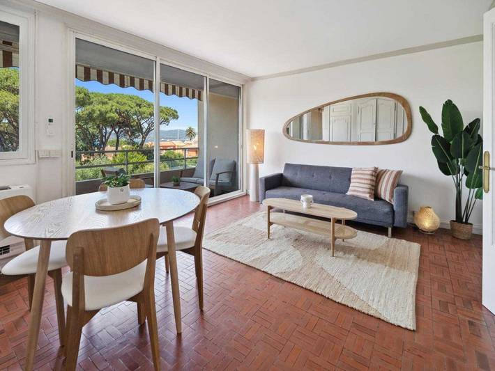 Gîte pour 4 personnes, avec Balcon et Balcon/Terrasse dans Plage de la Bouillabaisse