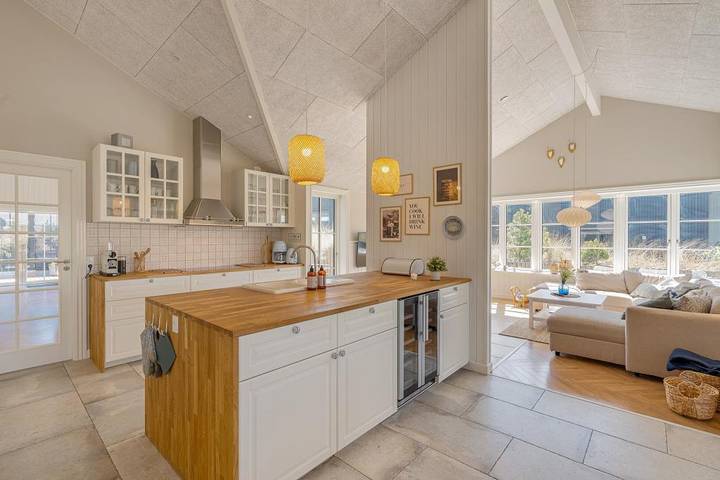 Unique 5-star activity holiday home – home cinema, outdoor sauna, outdoor hot tub in Blavand, Región de Varde