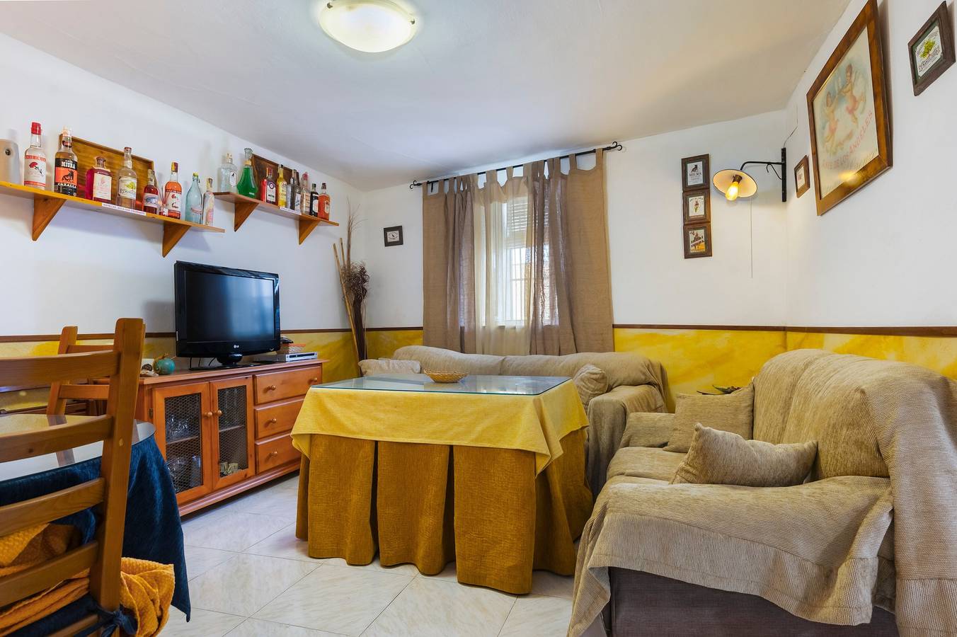 Country House 'Fuente Nueva' with Balcony in Cazalla de la Sierra, Sierra Morena
