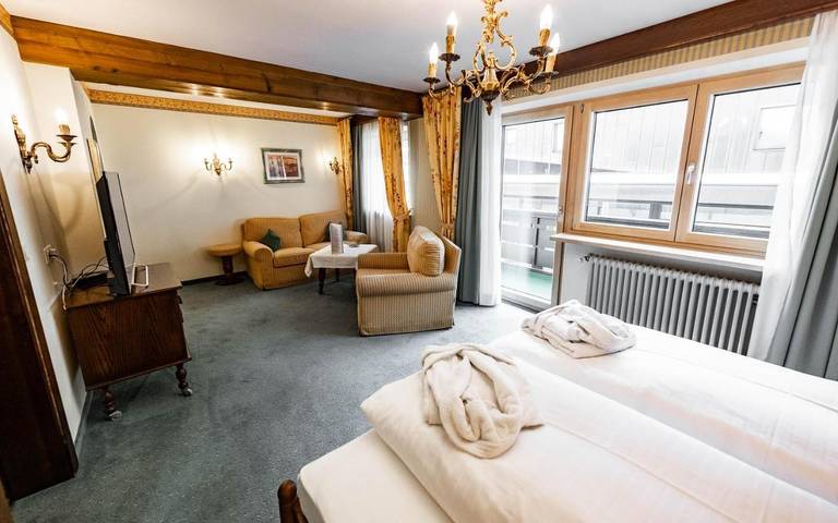 Hôtel pour 4 personnes, avec vue ainsi que sauna et terrasse, animaux acceptés à Lech - 2