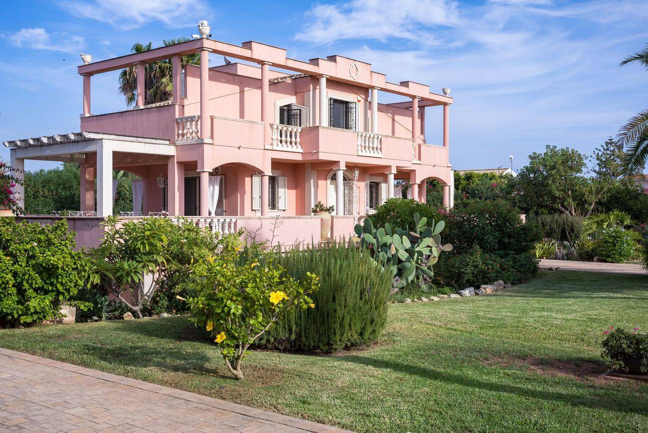 Villa Festosa - Luxury retreat by the beach in Kaukana, Santa Croce Camerina
