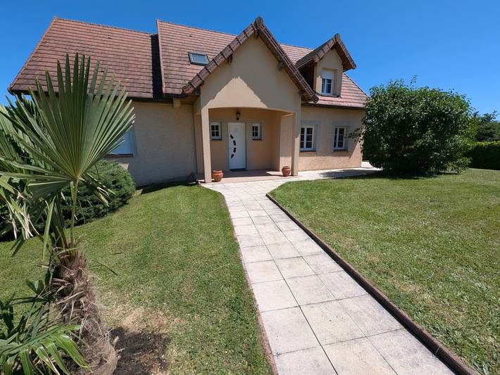 Gîte pour 8 personnes, avec Terrasse et Jardin dans Fondremand