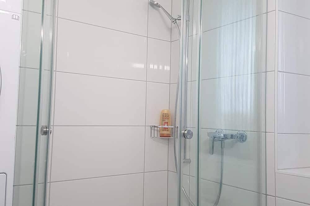 Entire apartment, New:Lovely 2.5 Room , Dish Washer, Wifi, Fully Equiped, own washer/dryer in Zurich, Zurich district