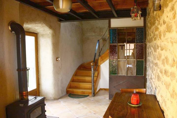 Location de vacances pour 2 personnes, avec jardin ainsi que terrasse et vue à Burdignes - 3