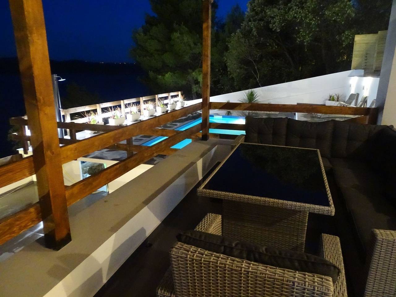 Villa am Meer für 12 Personen mit Pool in Novigradsko More, Zadar