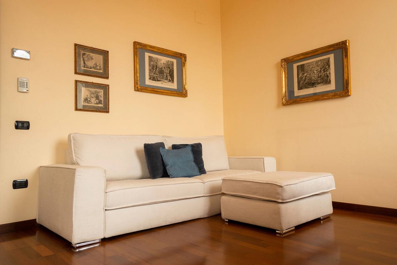 Apartamento entero, Apartamento 'Lucca Storica' con terraza privada, balcón y Wi-Fi in Lucca, Via Francigena