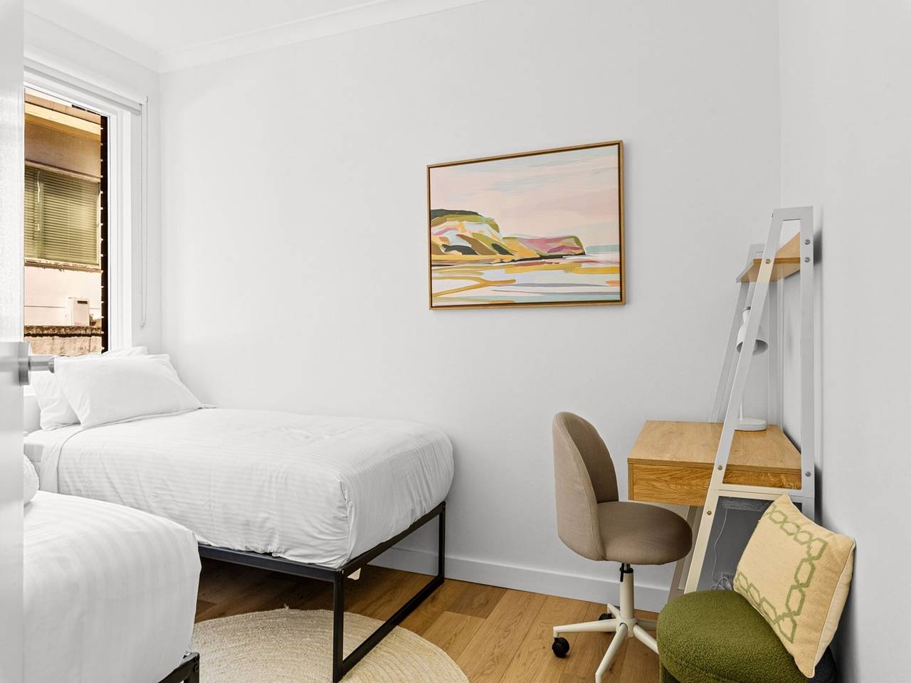 Entire apartment, Gorgeous 3-Bed Manly Pad, Short Walk to the Beach in Sydney, New South Wales