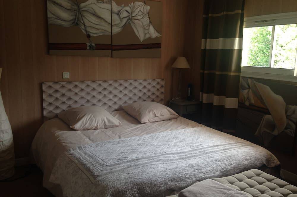 Maison climatisée classée 5 étoiles meublé de tourisme.belles prestations in Le Bouscat, Région de Bordeaux
