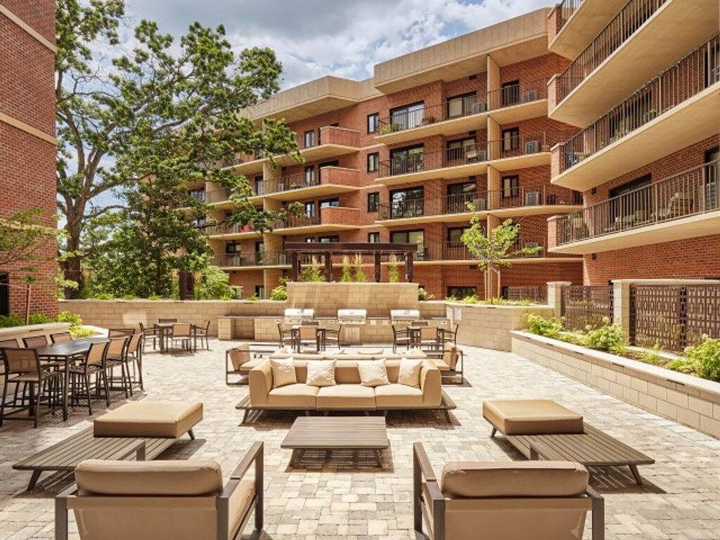 Ganze Wohnung, Roomy Clarendon 2Br w/ W/D & Gym, across street from Wf, by Blueground in Arlington (VA), Arlington County