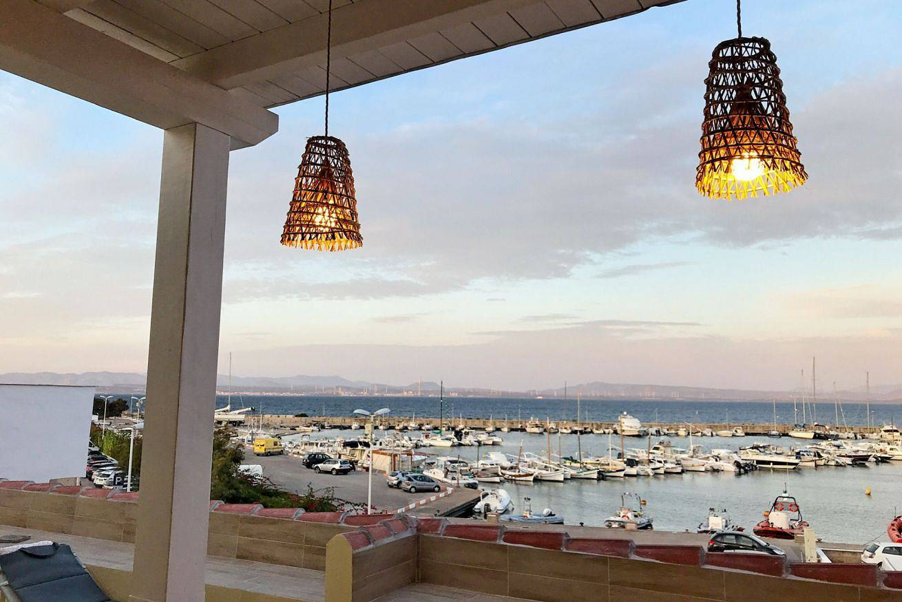 Apartamento entero, Carloforte Seaview Apt 5min walk from the Port! in Carloforte, Provincia de Carbonia-Iglesias