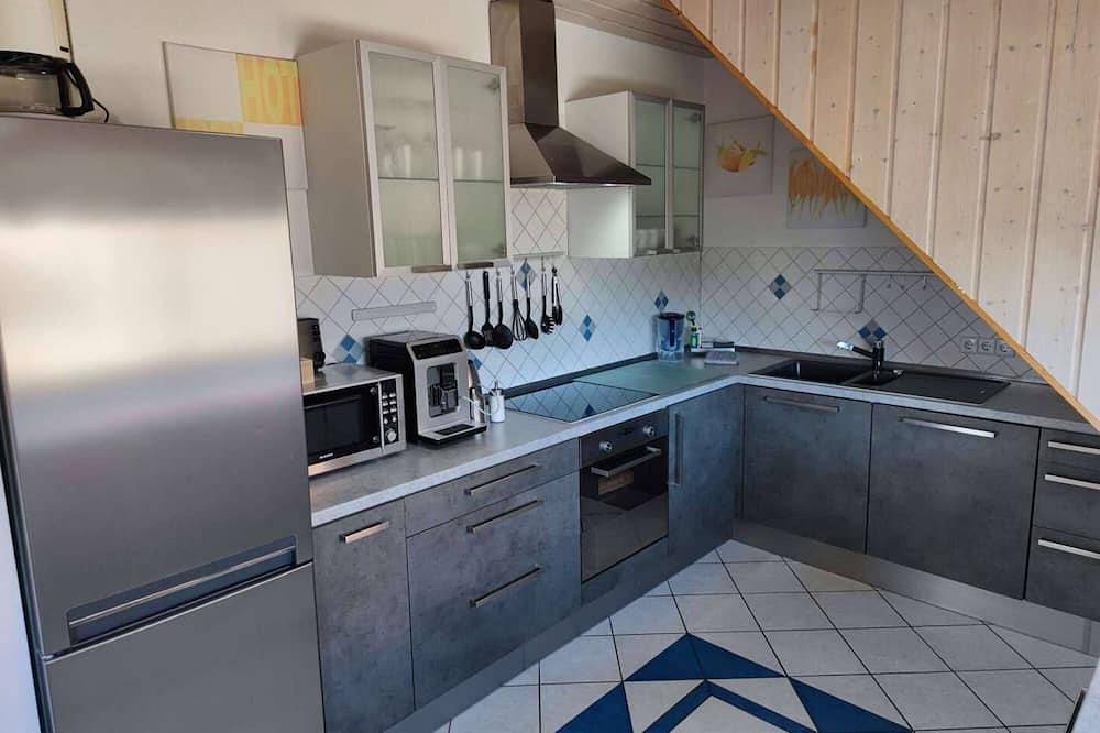 Ganze Wohnung, 3Zkb 130\"Laser Projektor Sound Balkon 2 Stellplätze in Waldbronn, Nordschwarzwald