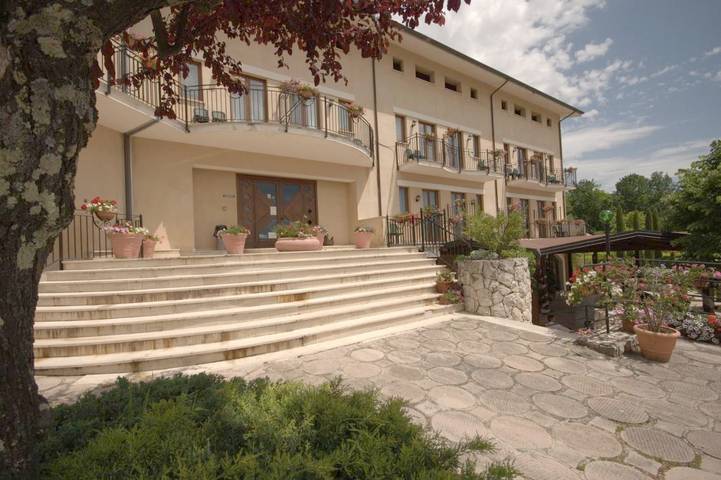 Hôtel pour 2 personnes, avec jardin ainsi que piscine et sauna, animaux acceptés à San Donato Val di Comino - 4