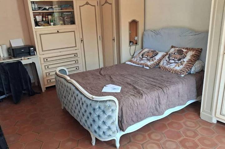 First floor villa 6km from the sea in La Garde, Mittelmeerküste (Frankreich)