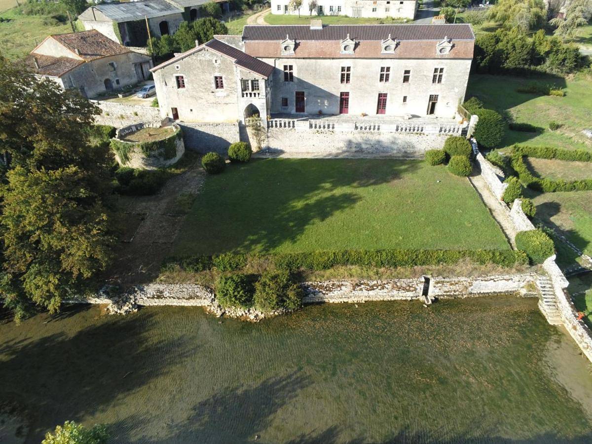 Suite de charme au château de Cibioux in Surin (Thaïlande), Vienne (France)