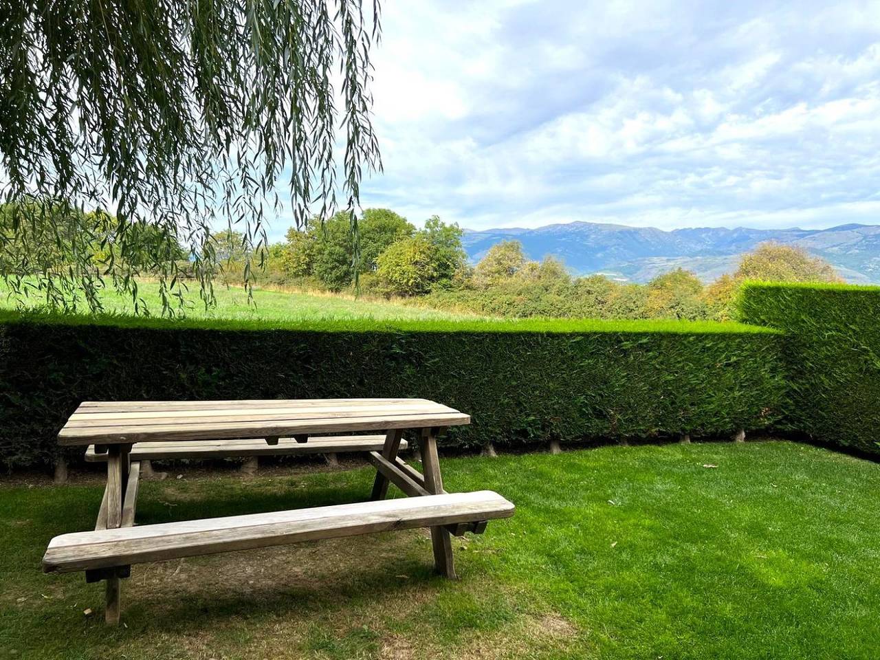 Mitoyenne 4 ch. Jardin Privé, Cheminée, Vues et Wifi in Sainte-Léocadie, Parc naturel régional des Pyrénées catalanes