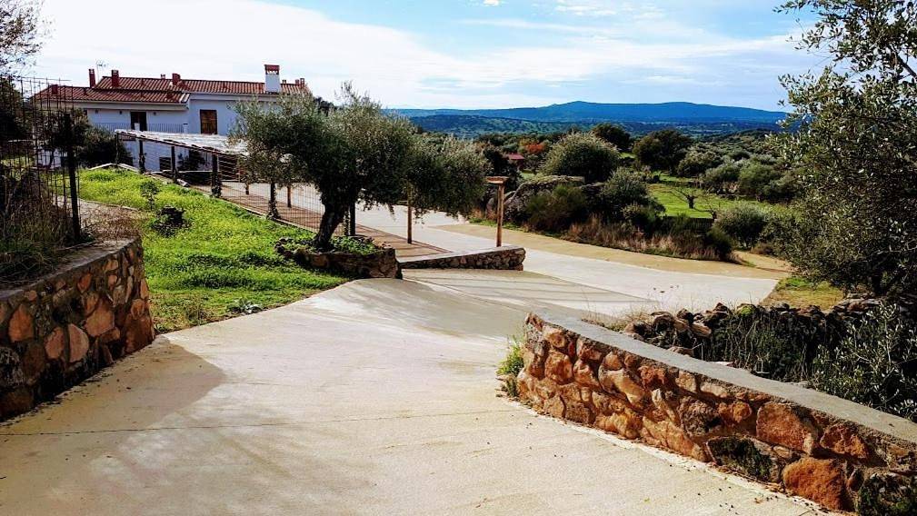 Casa Rural Finca Flores Amarillas in Almoharín, Provincia de Cáceres