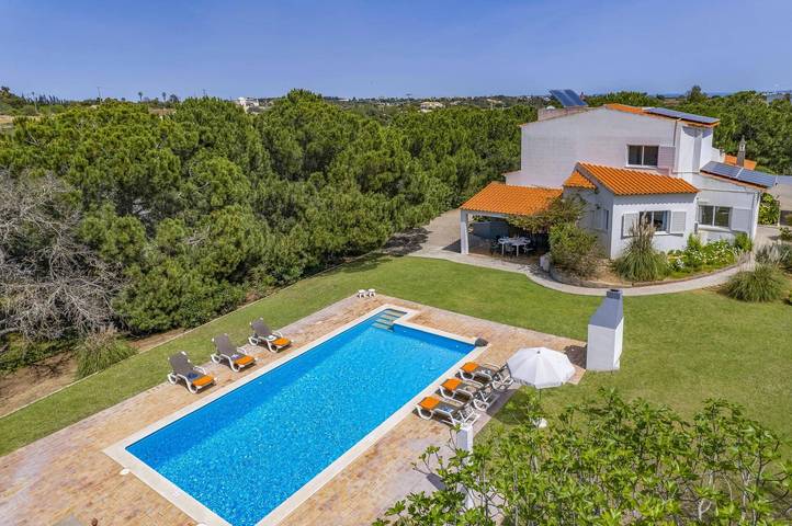 Villa para 6 pessoas, com Jardim em Caramujeira