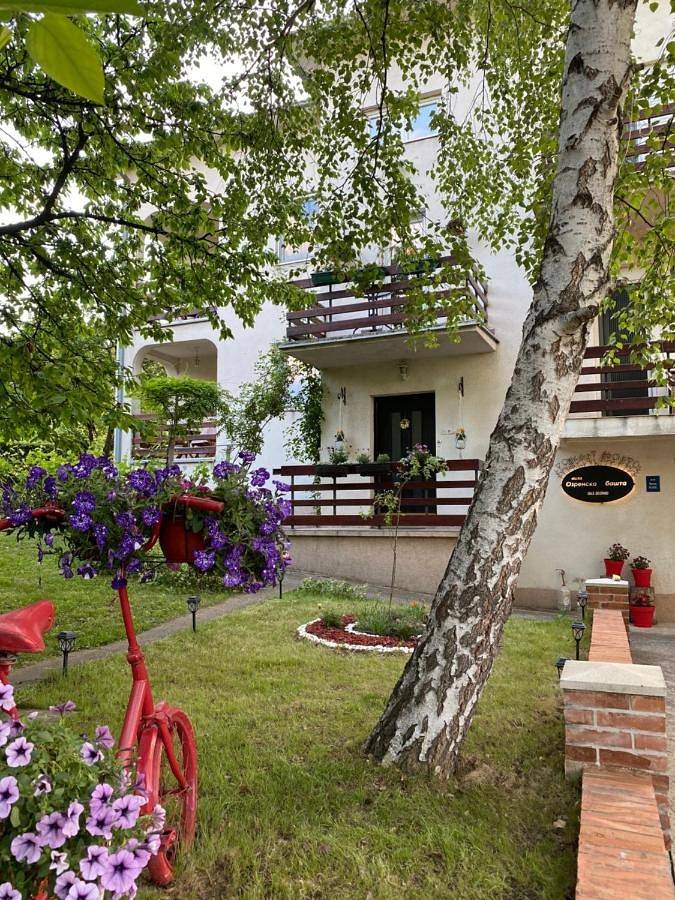 Gästehaus für 3 Personen, mit Ausblick und Balkon sowie Garten - 1