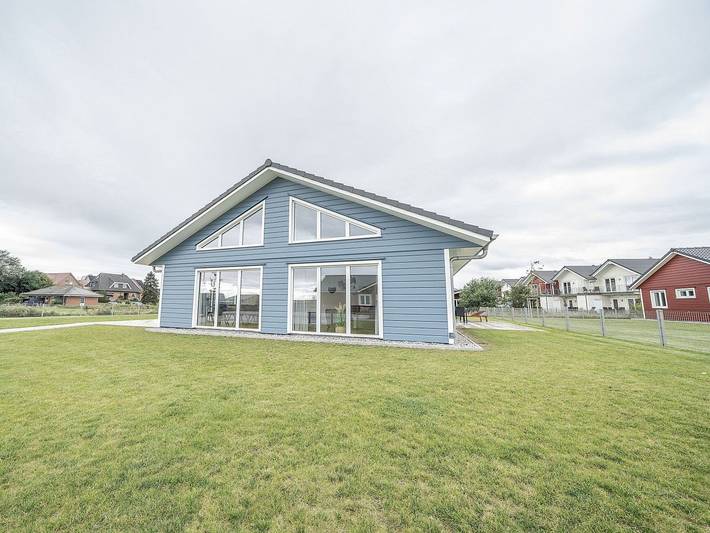 Ferienhaus für 13 Personen, mit Terrasse und Sauna sowie Garten, kinderfreundlich in Dagebüll - 3