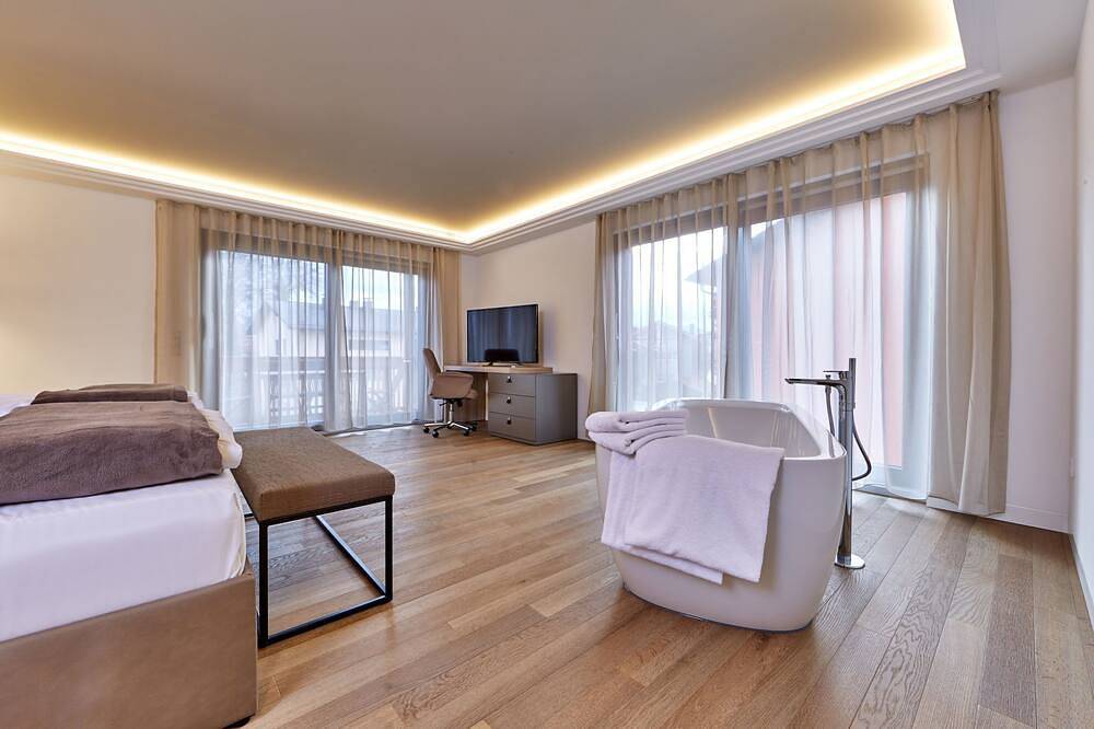 Ganze Wohnung, City suite # 7 m. 127qm/2. Og - max. 5 Pers. - Suedb., Wlan,Sauna Haus im Garten in Murnau am Staffelsee, Das Blaue Land