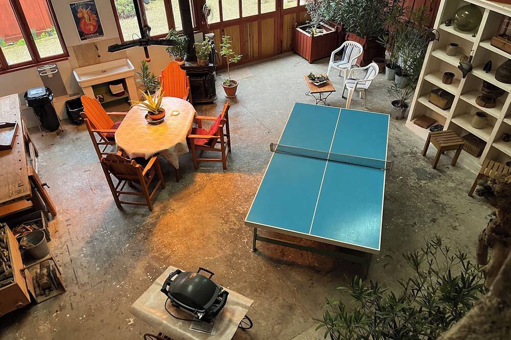 El Huchier Lodge fue diseñado con la comodidad necesaria para 2-4 personas. in Nuits, Región de Avallon