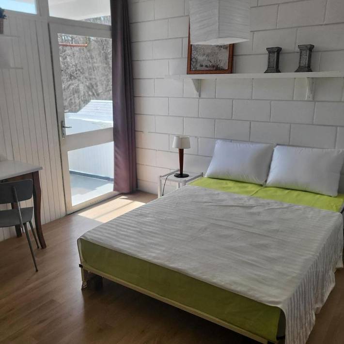 Appart’hôtel pour 3 personnes, avec Balcon et Jacuzzi ainsi que Terrasse et Jardin