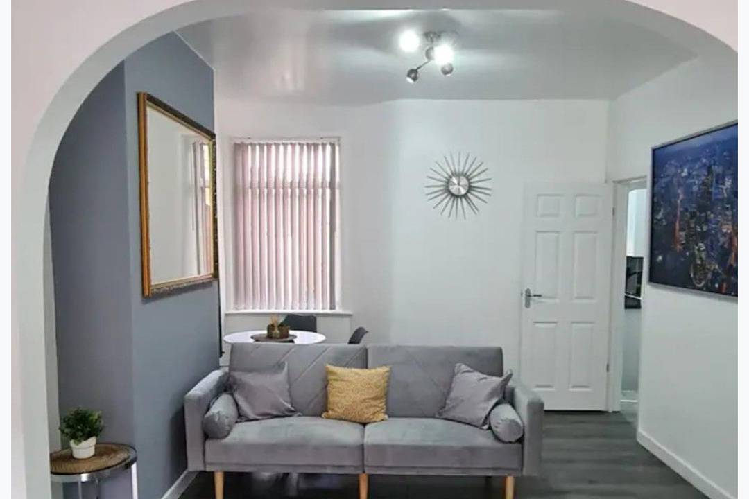 Salford - House - Sleeps 4 - Parking in Grand Manchester