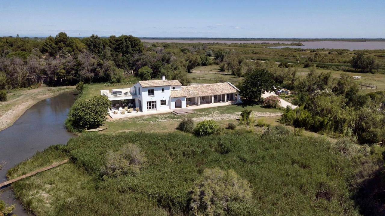 Chambre d’hôte pour 10 personnes avec vue sur le lac in Saintes-Maries-de-la-Mer, Région d'Arles