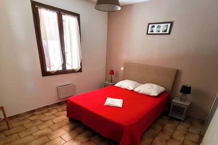 Location de vacances pour 4 personnes, avec jardin ainsi que terrasse et piscine à Balazuc - 2