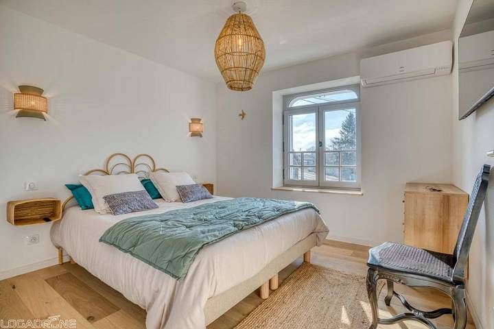 Location de vacances pour 8 personnes, avec vue ainsi que piscine et terrasse à Villeréal - 4