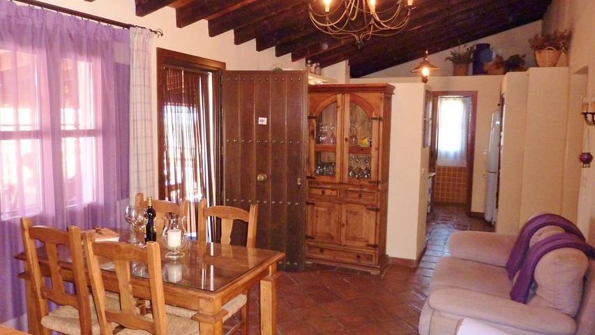 Chalet para 5 personas, con jardín y piscina además de terraza y jacuzzi en Antequera - 2