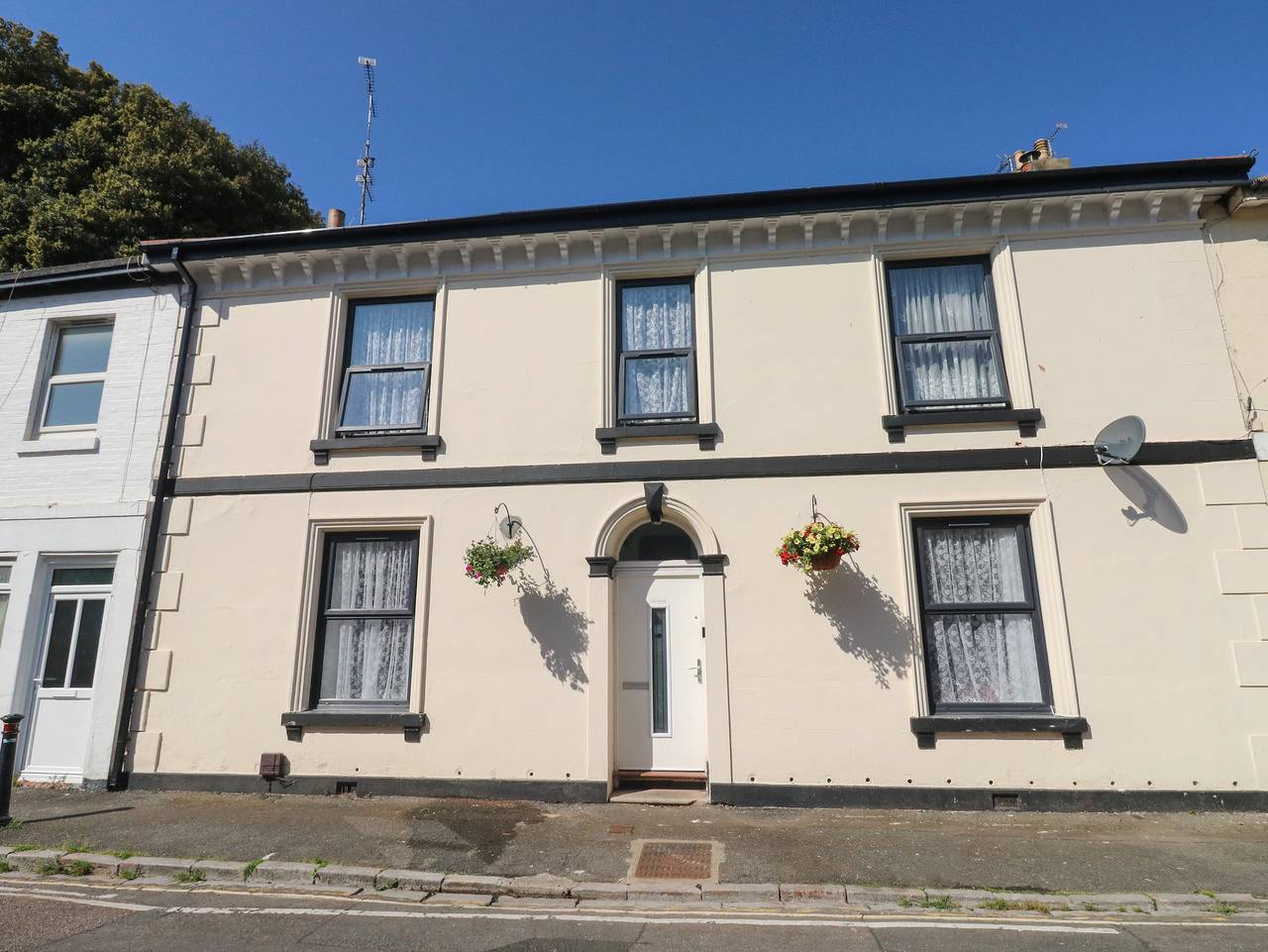 Cottage for 10 People in Torquay, Torbay