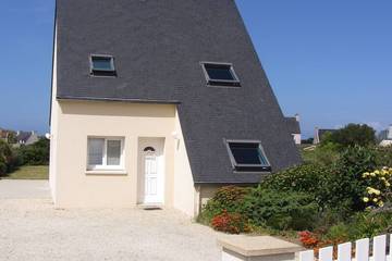 Location de vacances pour 8 personnes, avec jardin à Lampaul-Plouarzel