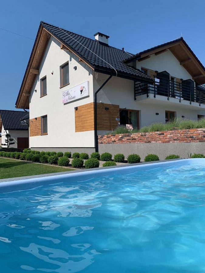 Chambre d’hôte pour 2 personnes, avec Terrasse et Jacuzzi ainsi que Jardin et Piscine en Pologne