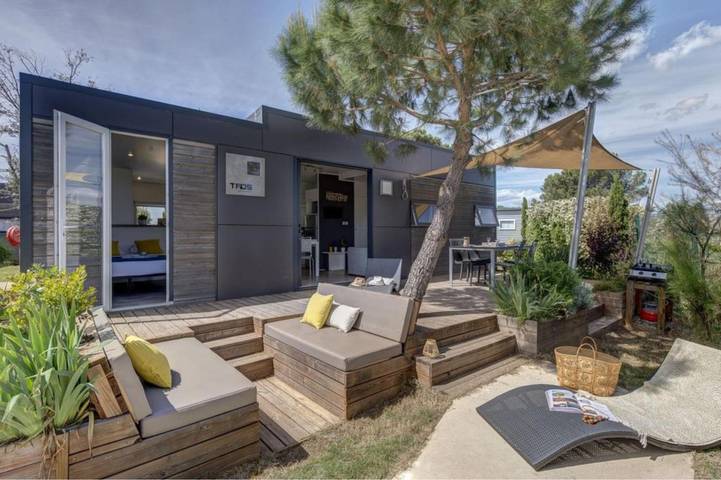 Location de vacances pour 6 personnes, avec jardin ainsi que terrasse et piscine, animaux acceptés à Portiragnes