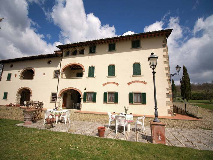 Agriturismo per 4 persone, con Idromassaggio e Piscina a Poppi