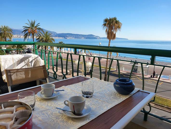 Gîte pour 4 personnes, avec balcon dans Plage Carras Nice