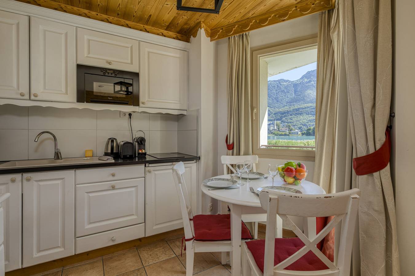 Entire apartment, Roseaux du Lac in Duingt, Bauges