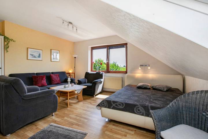 Entire apartment, Apartment 'Ferienwohnung Stolle' with Terrace, Garden and Wi-Fi in Süderstapel, Eider-Treene-Sorge