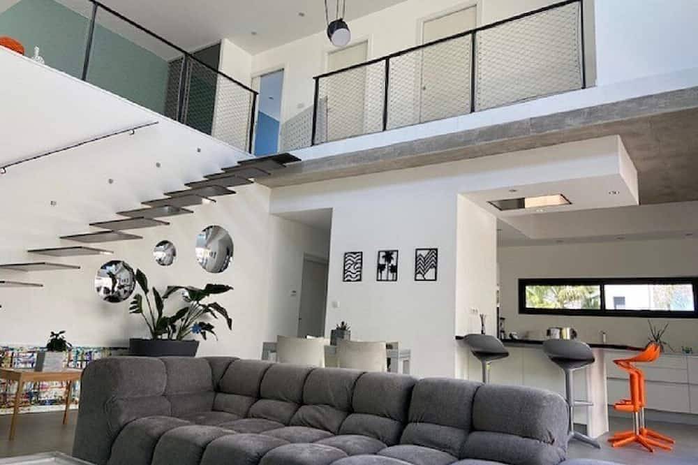 Villa familiale d'architecte de 130 m2 entre mer et étangs in Palavas-les-Flots, Côte méditerranéenne (France)
