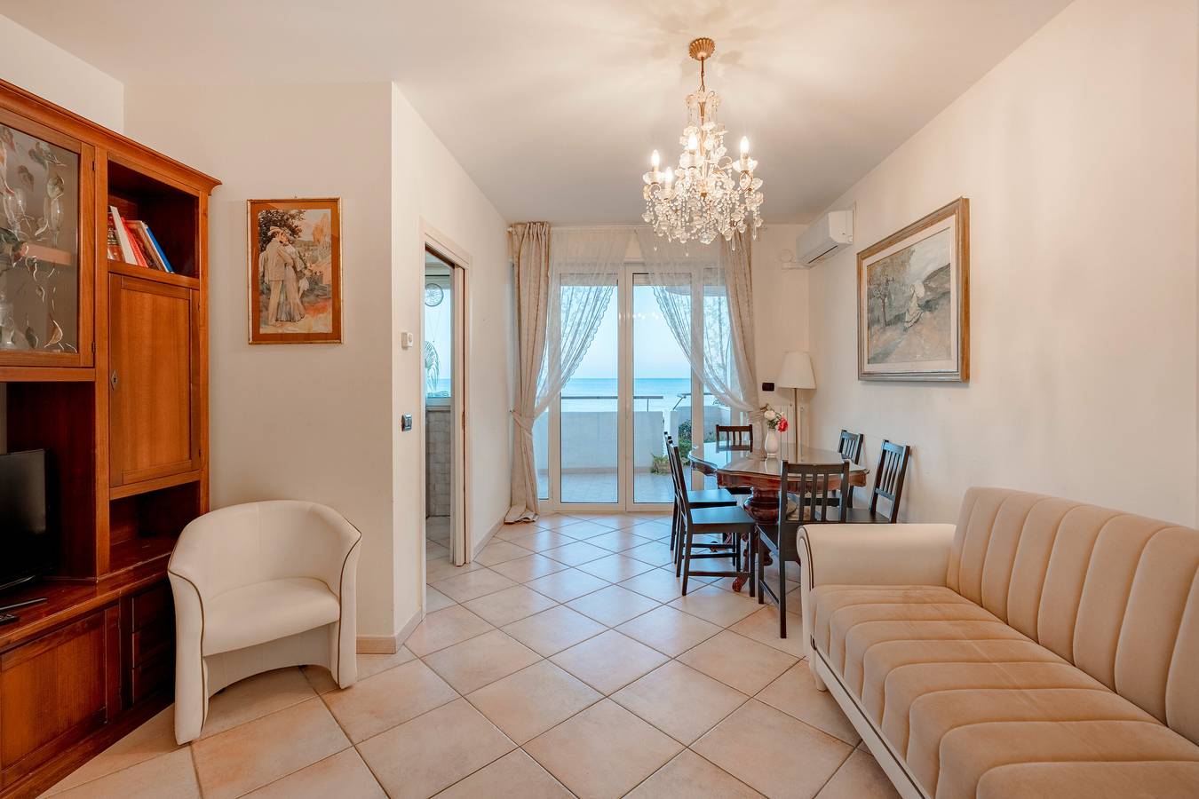 Ganze Wohnung, Apartment 'Rosato 14 – Balkon mit Meerblick' mit Meerblick, Wlan und Klimaanlage in Bari, Bari Provinz