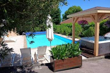 Gîte pour 9 personnes, avec jardin, animaux acceptés dans Ciadoux