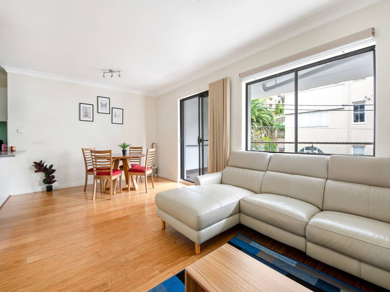 Ganze Wohnung, Schönes 2-Bett-Zimmer mit Balkon in Sydney, New South Wales