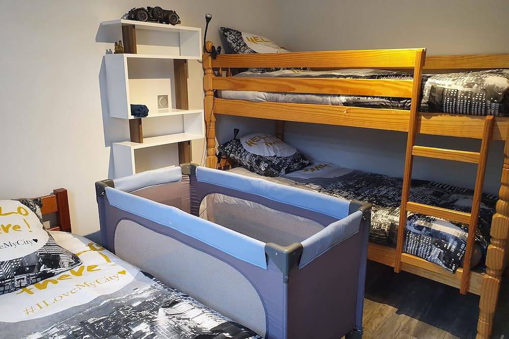 Ganze Wohnung, Rental with beautiful terrace for 5 people, baby equipment available in L'Argentière-la-Bessée, Nationalpark Écrins