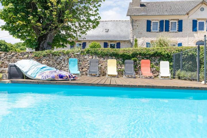 Appartement de vacances pour 5 personnes, avec piscine ainsi que vue et jardin