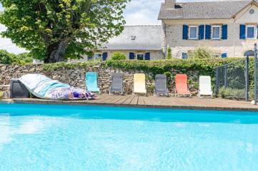 Gîte pour 5 personnes, avec piscine ainsi que jardin et vue à Beynat