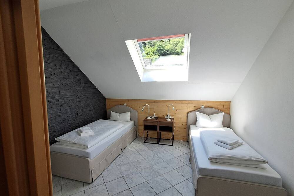 Komfortable Zimmer mit Küche – Perfekt für Erholung, Arbeit und Austausch - in Züschen, Winterberg